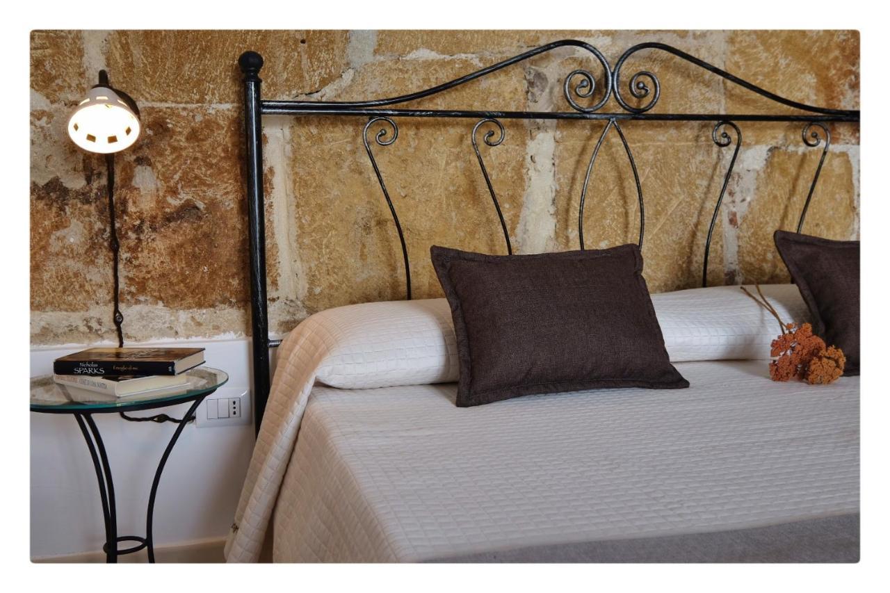 Morfeo Charming Rooms & Relax Avola Buitenkant foto